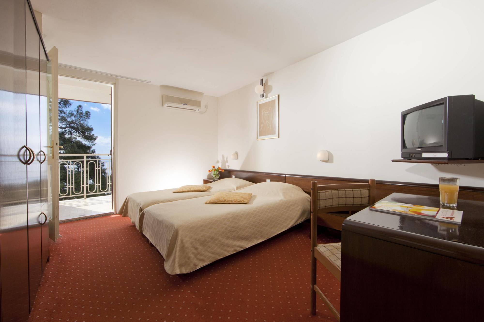Hotel אופטיה מראה חיצוני תמונה