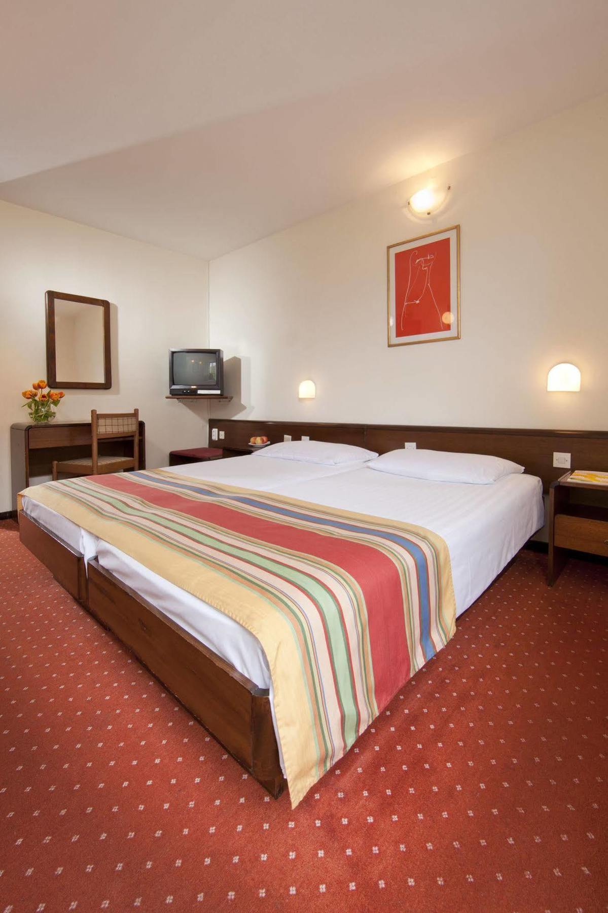 Hotel אופטיה מראה חיצוני תמונה