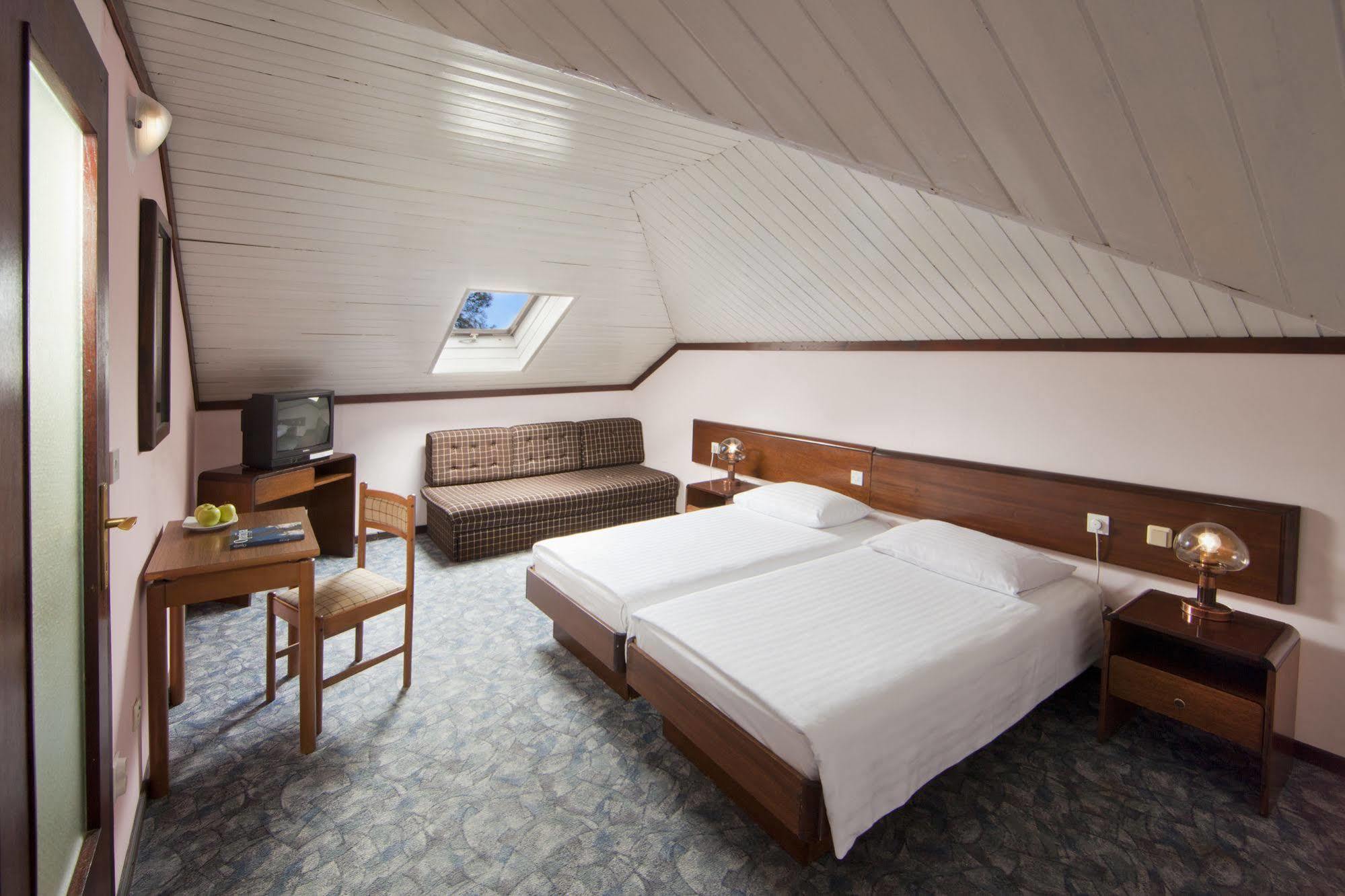Hotel אופטיה מראה חיצוני תמונה